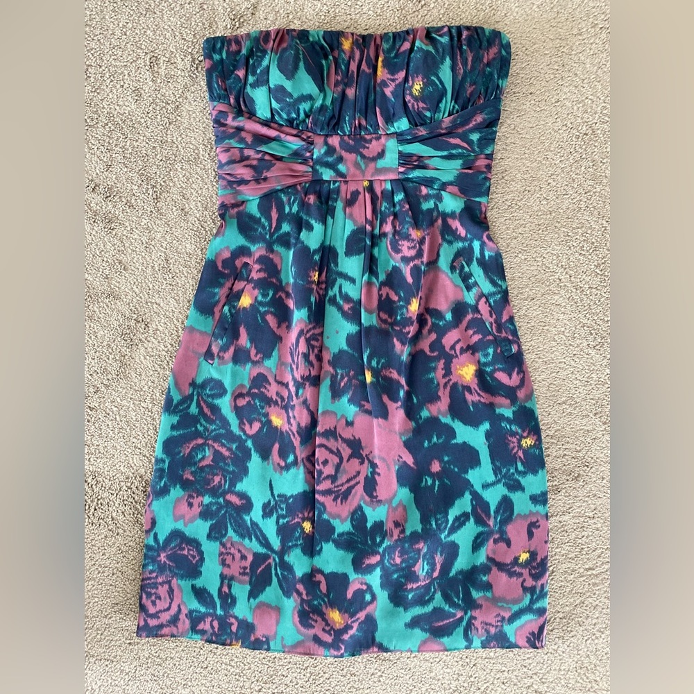 Classy, strapless (but comfy) cocktail dress!